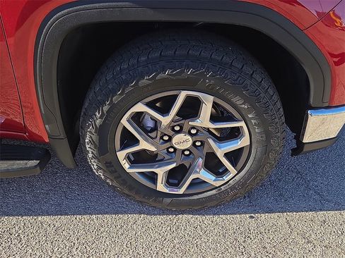 Used 2024 GMC Sierra 1500 SLT image 7