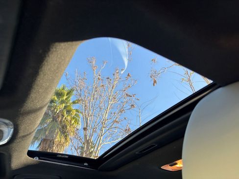 Used 2025 Hyundai Elantra Limited image 29