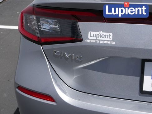 Used 2023 Honda Civic Sport image 5