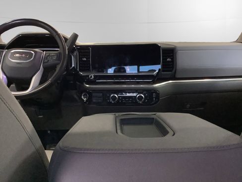 Used 2024 GMC Sierra 2500 SLE w/ Preferred Package image 10