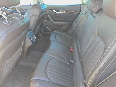 Used 2020 Maserati Levante GranLusso image 17