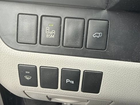 Used 2015 Toyota Highlander Limited AWD/4WD image 7