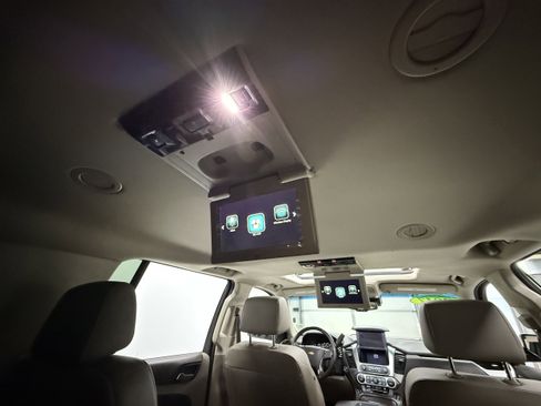 Used 2017 Chevrolet Suburban Premier image 32
