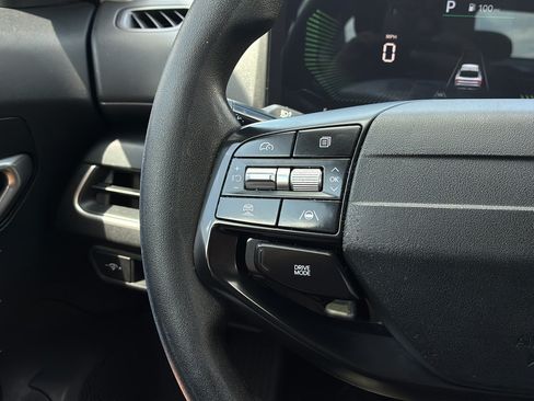 Used 2025 Kia K4 FWD image 26