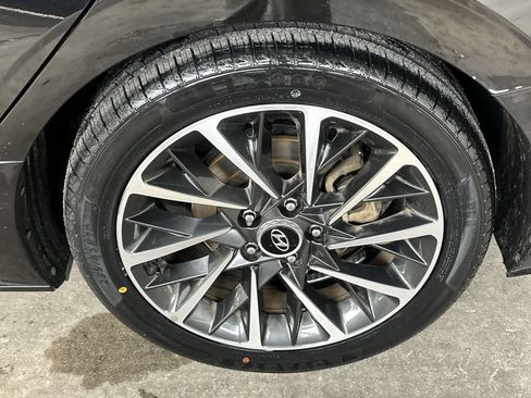 Used 2022 Hyundai Sonata Limited w/ Cargo Package FWD image 11
