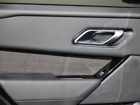 New 2026 Land Rover Range Rover Velar Dynamic SE image 30