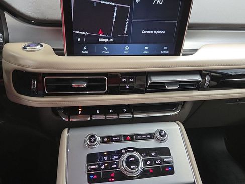 Used 2023 Lincoln Aviator AWD w/ Premium Package image 10