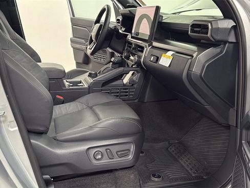 Certified 2025 Toyota 4Runner TRD Off-Road Premium image 18