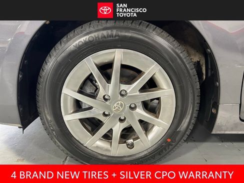 Certified 2017 Toyota Prius V Two FWD image 9