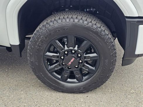 New 2026 GMC Sierra 3500 AT4 w/ AT4 Premium Plus Package AWD/4WD image 9