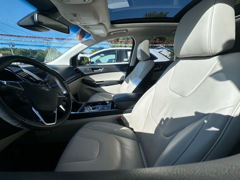 Used 2020 Ford Edge Titanium AWD/4WD image 5