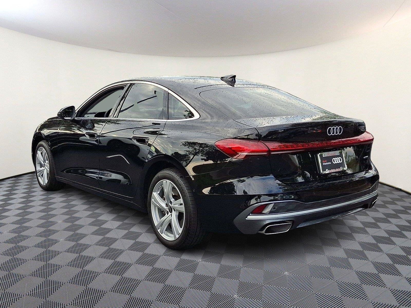 Used 2025 Audi A5 2.0T Premium w/ Convenience Package AWD/4WD image 4