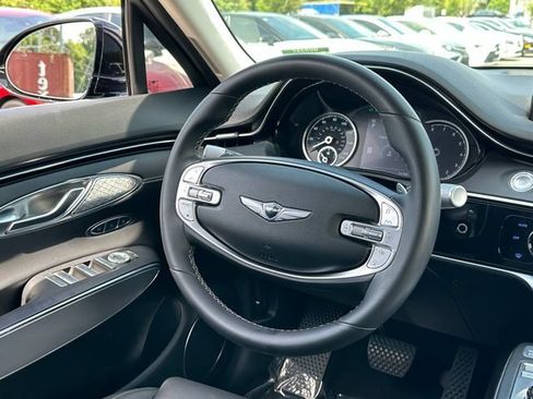 Used 2024 Genesis GV70 2.5T w/ Select Package AWD/4WD image 17