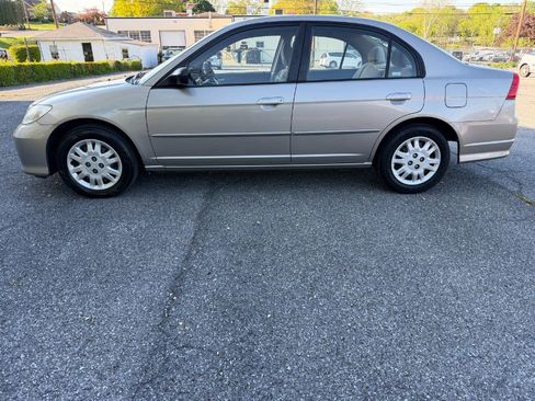 Used 2005 Honda Civic LX image 2