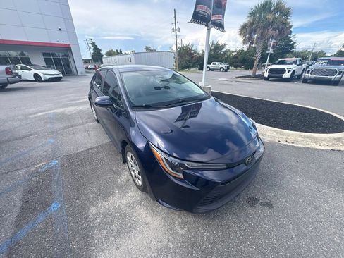 Used 2025 Toyota Corolla LE w/ Convenience Package FWD image 13