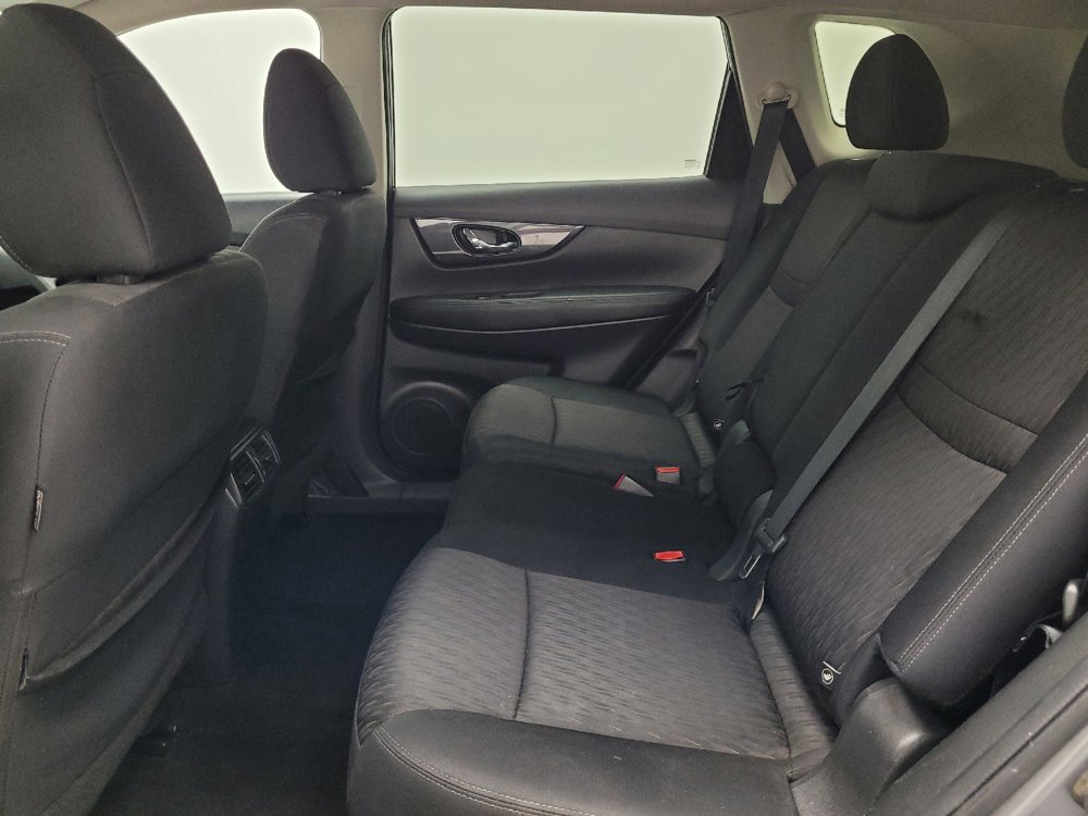 Used 2017 Nissan Rogue SV FWD image 18