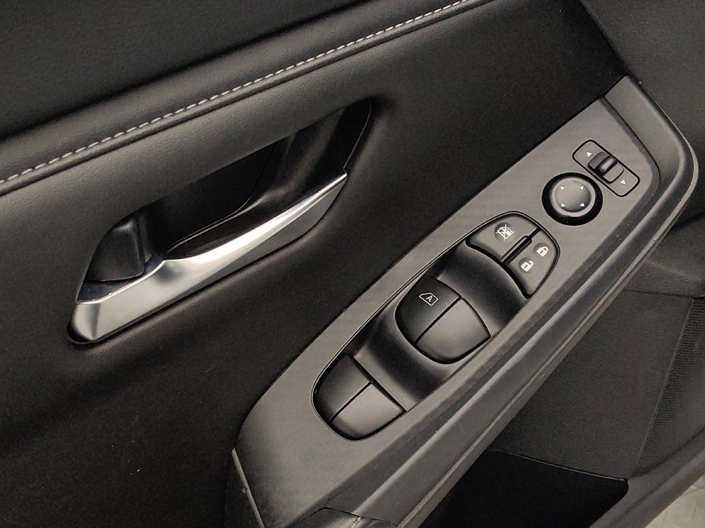 Used 2025 Nissan Sentra SV FWD image 27