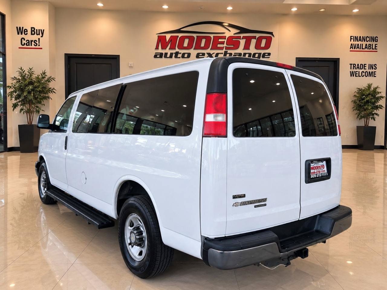 Used 2010 Chevrolet Express 3500 LT w/ LT Preferred Equipment Group RWD image 6