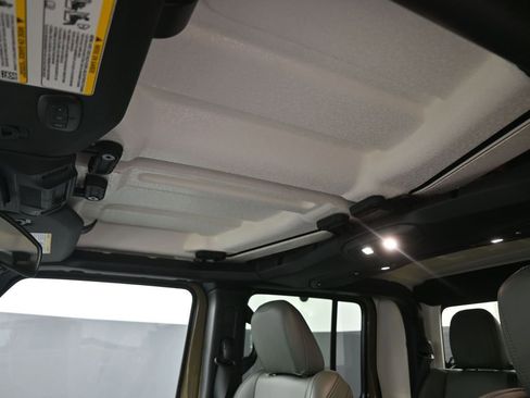 New 2026 Jeep Gladiator Mojave image 2