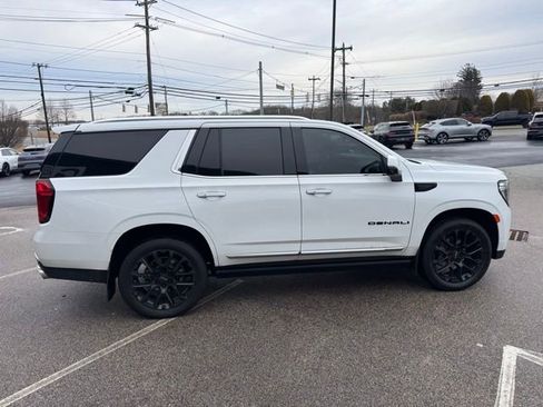 Used 2023 GMC Yukon Denali image 17