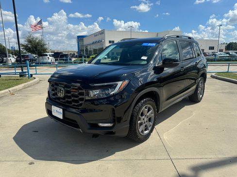 Certified 2024 Honda Passport TrailSport image 4