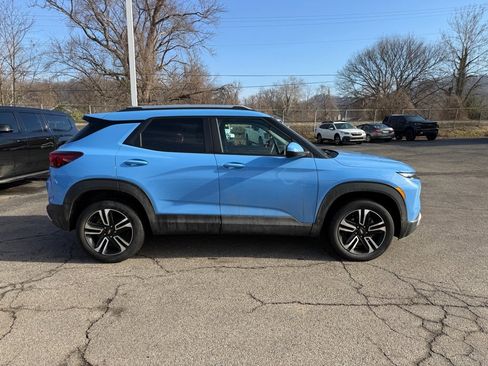 Used 2024 Chevrolet TrailBlazer LT w/ LT Cold Weather Package image 8