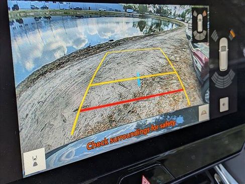 Used 2024 Toyota Venza Nightshade image 6