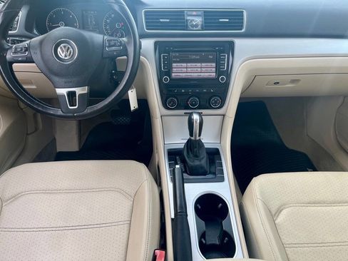 Used 2013 Volkswagen Passat TDI SE image 9
