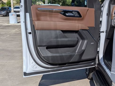 New 2026 Chevrolet Tahoe High Country w/ Sun And Tow Package AWD/4WD image 8