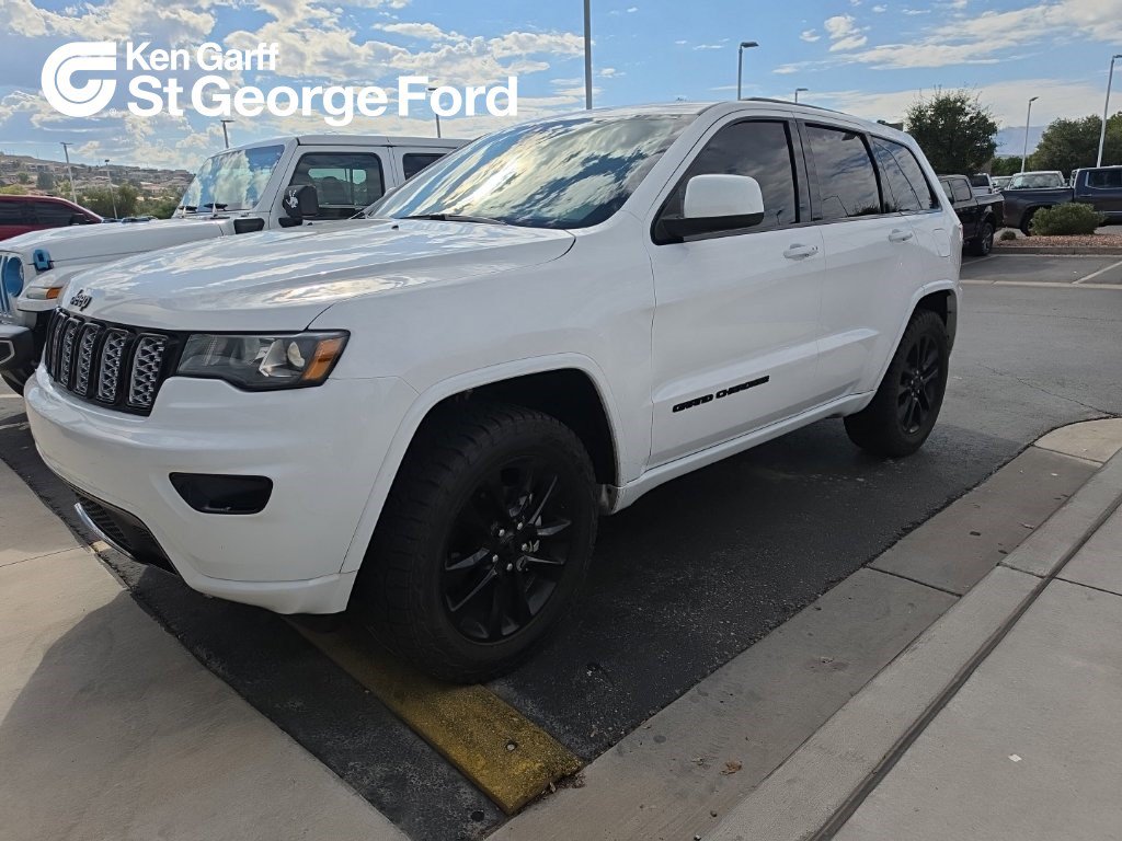 Used 2020 Jeep Grand Cherokee Altitude AWD/4WD image 1