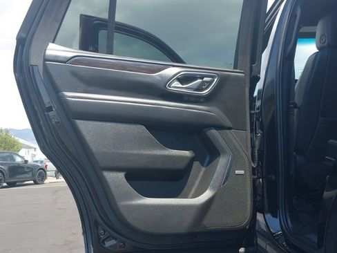 Used 2024 Chevrolet Tahoe Z71 w/ Luxury Package AWD/4WD image 7