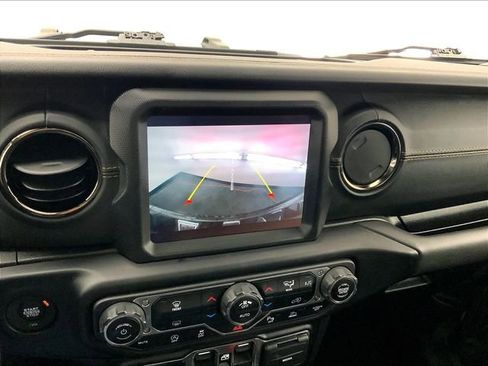 Used 2021 Jeep Wrangler Unlimited Sahara image 21