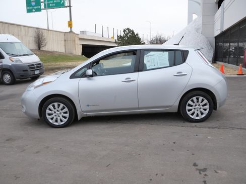 Used 2013 Nissan Leaf S image 4
