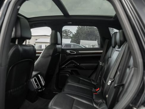 Used 2012 Porsche Cayenne S AWD/4WD image 8