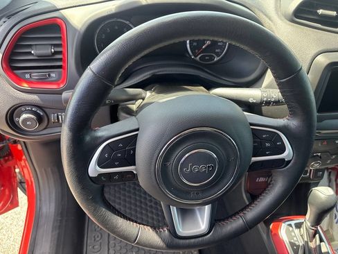 Used 2020 Jeep Renegade Trailhawk w/ Cold Weather Group AWD/4WD image 13