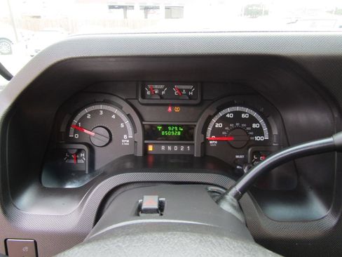 Used 2014 Ford E-250 and Econoline 250 w/ Power Group image 14