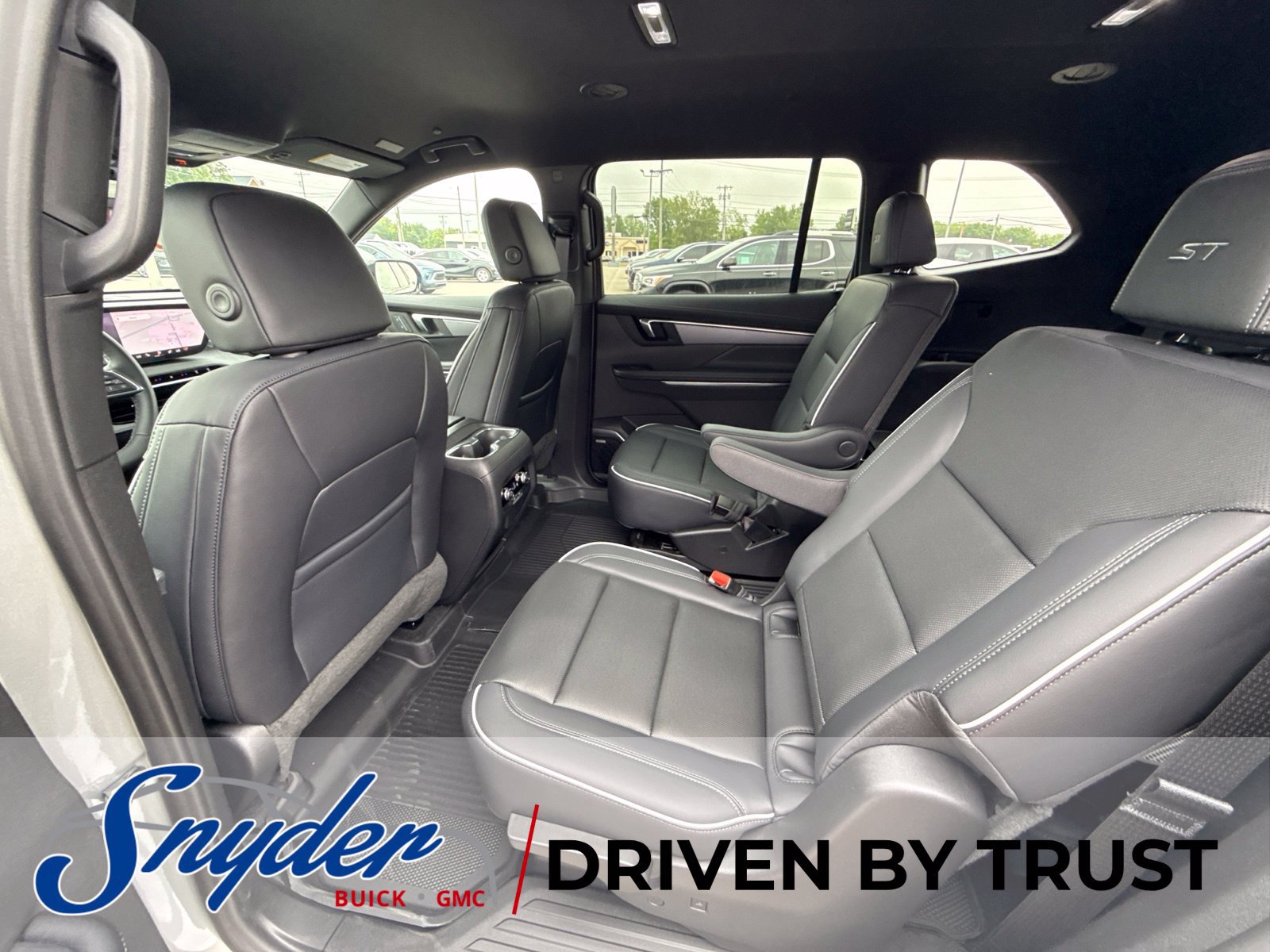 New 2027 Buick Enclave Sport Touring w/ Power Package FWD image 22