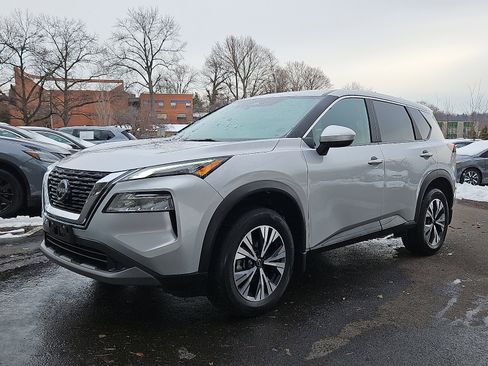 Certified 2023 Nissan Rogue SV image 3