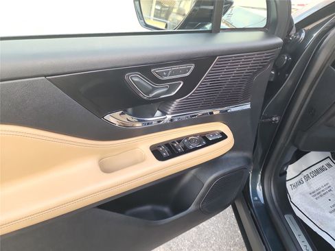 Used 2022 Lincoln Corsair Reserve w/ Equipment Group 201A image 12