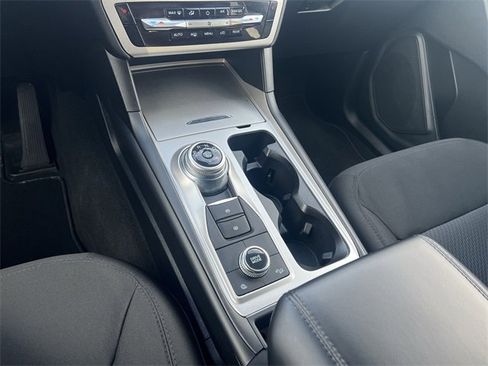Used 2022 Ford Explorer XLT image 16