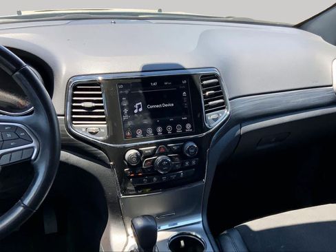 Used 2022 Jeep Grand Cherokee Laredo X RWD image 7