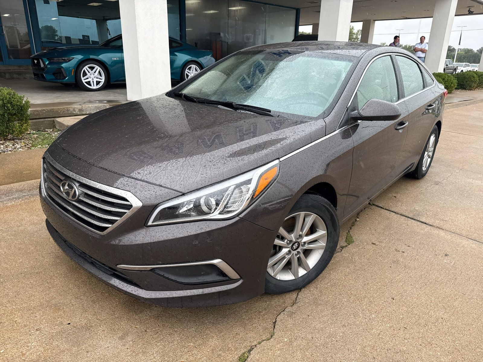 Used 2016 Hyundai Sonata SE FWD image 2