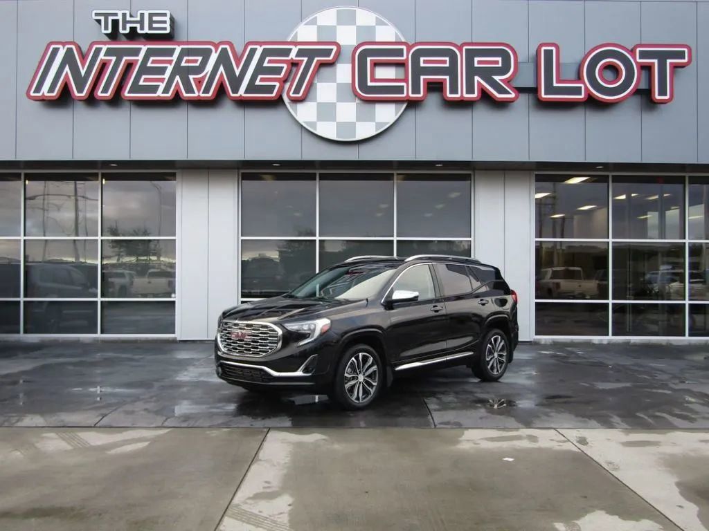 Used 2018 GMC Terrain Denali w/ Comfort Package AWD/4WD image 1