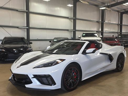 Used 2023 Chevrolet Corvette Stingray Preferred Cpe w/ Z51 Performance Package RWD image 2