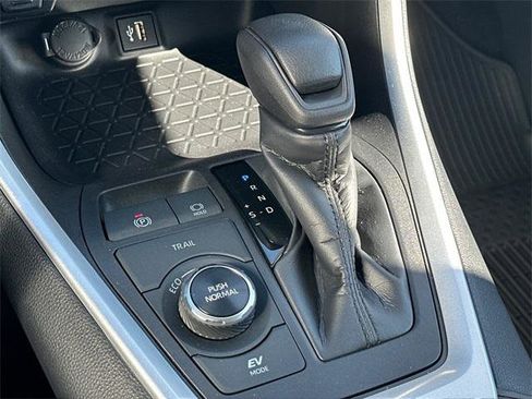 Certified 2024 Toyota RAV4 XLE image 24