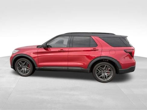 Used 2025 Ford Explorer ST AWD/4WD image 7