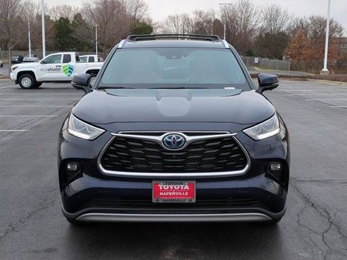 Used 2023 Toyota Highlander Platinum image 4