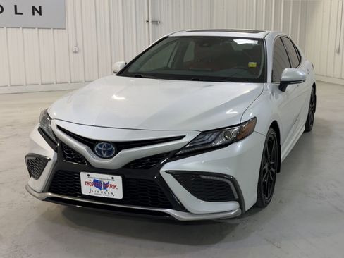 Used 2024 Toyota Camry XSE image 4