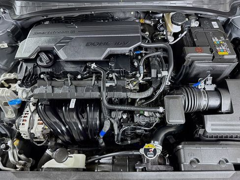 Used 2025 Hyundai Elantra Sport FWD image 31