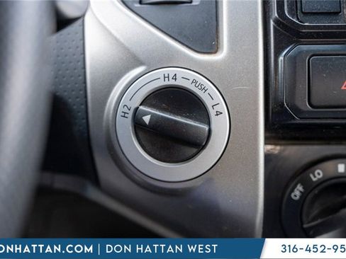 Used 2015 Toyota Tacoma 4x4 Double Cab image 11